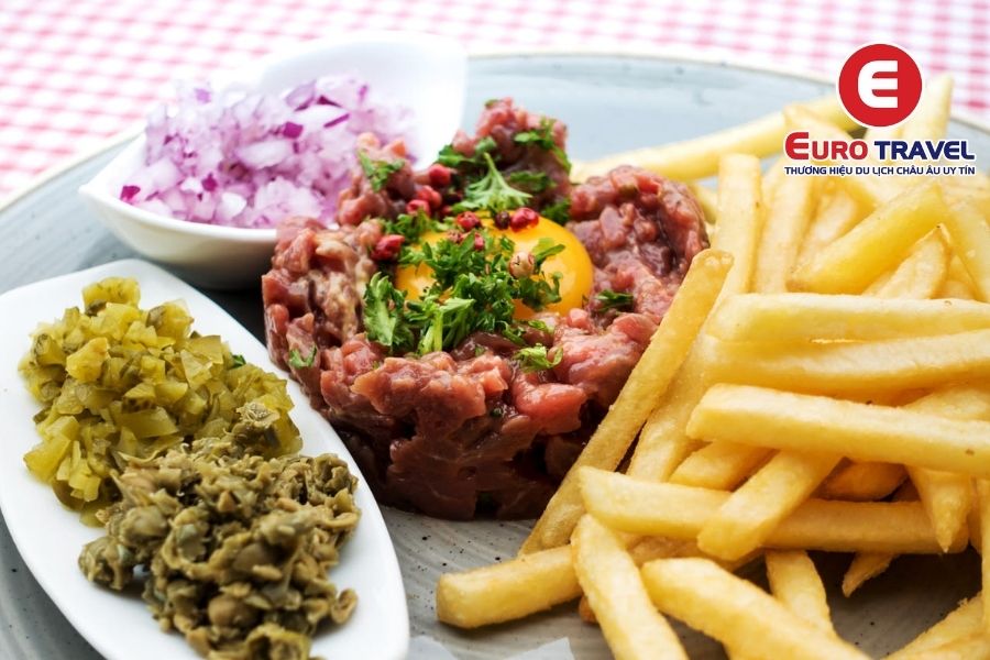 Đặc trưng trong ẩm thực Nice là Steak Tartare