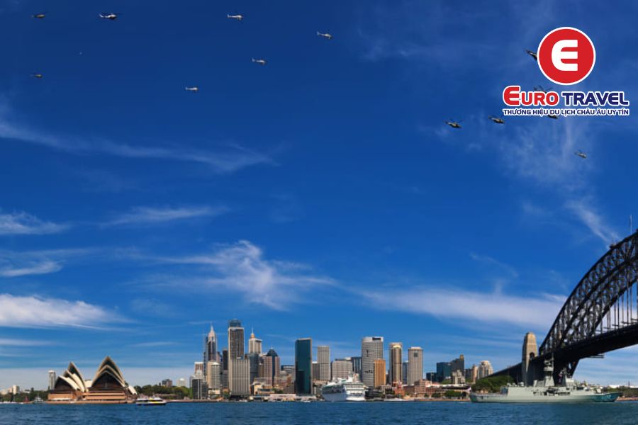 Đi trực thăng ngắm toàn cảnh thành phố Sydney là trải nghiệm vô cùng thú vị