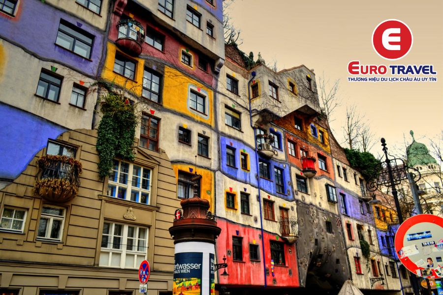 Nhà Hundertwasser trong tour châu Âu