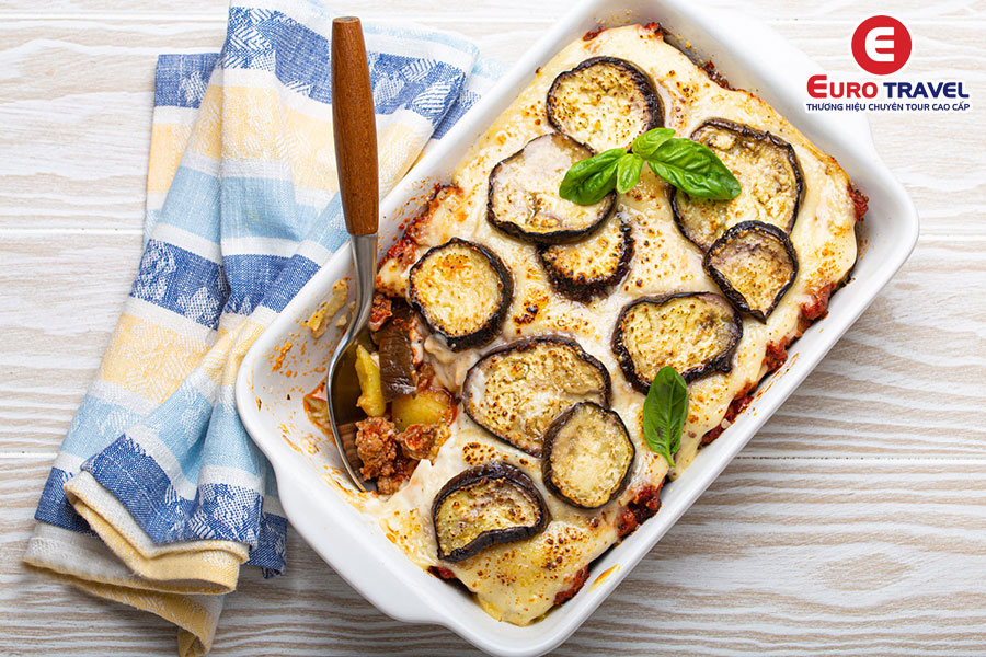 Ẩm thực Hy Lạp thưởng thức Moussaka