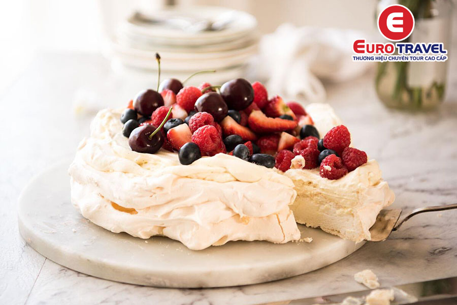Ẩm thực Melbourne trải nghiệm bánh Meringue Pavlova