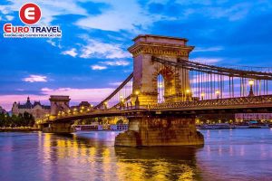 Cầu xích tại điểm du lịch Budapest