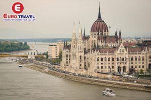 Điểm du lịch Budapest tham quan toà nhà quốc hội
