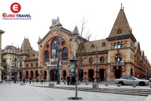 Ghé thăm chợ trung tâm tại Budapest