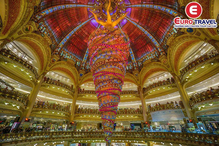 Noel tại Paris tráng lệ