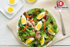 Thưởng thức Salade Nicoir tại ẩm thực miền Nam Pháp