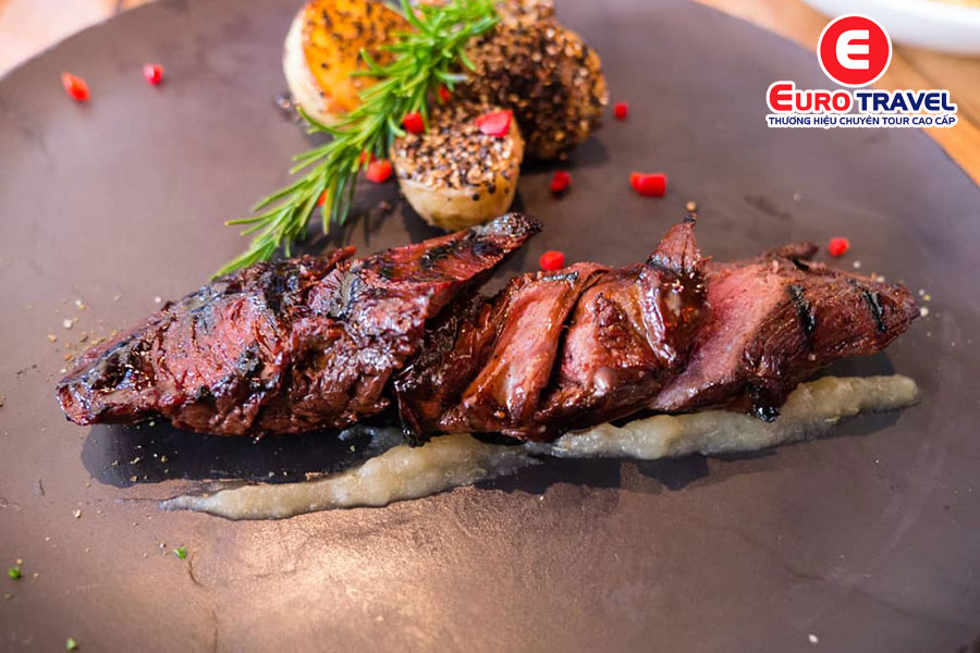 Trải nghiệm món thịt cá sấu độc đáo tại Sydney