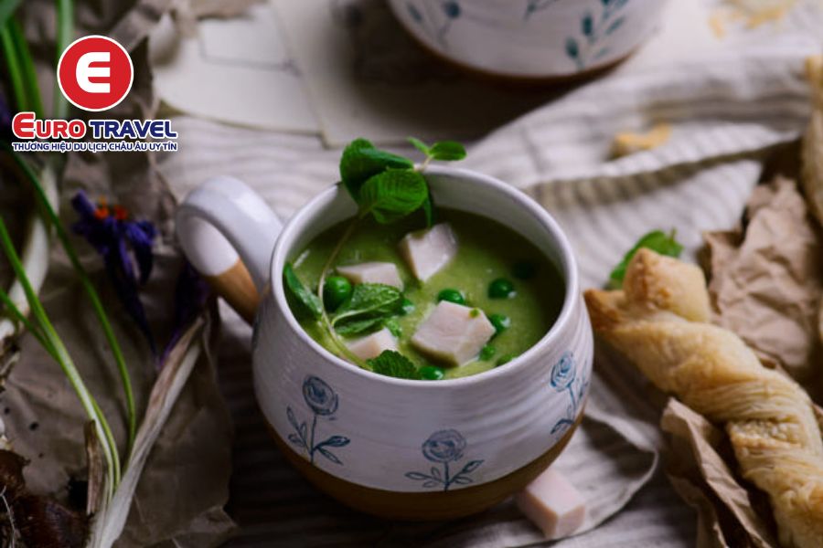 Món súp đậu Ham and Pea nổi bật trong ẩm thực Úc