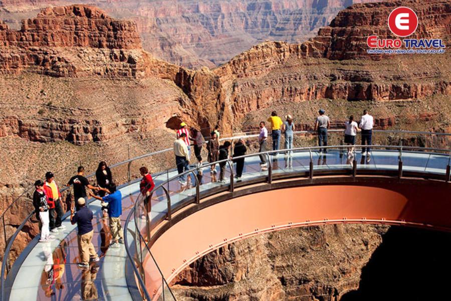 Cầu kính Skywalk