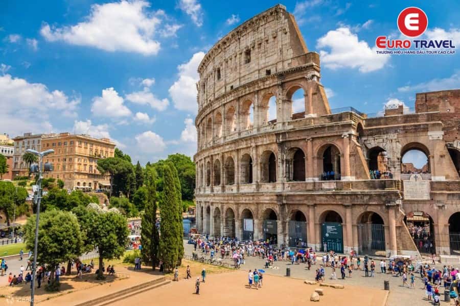 DU khách nên bảo vệ tư trang và túi xách cẩn thận khi du lịch tại thành phố Rome - Eurotravel