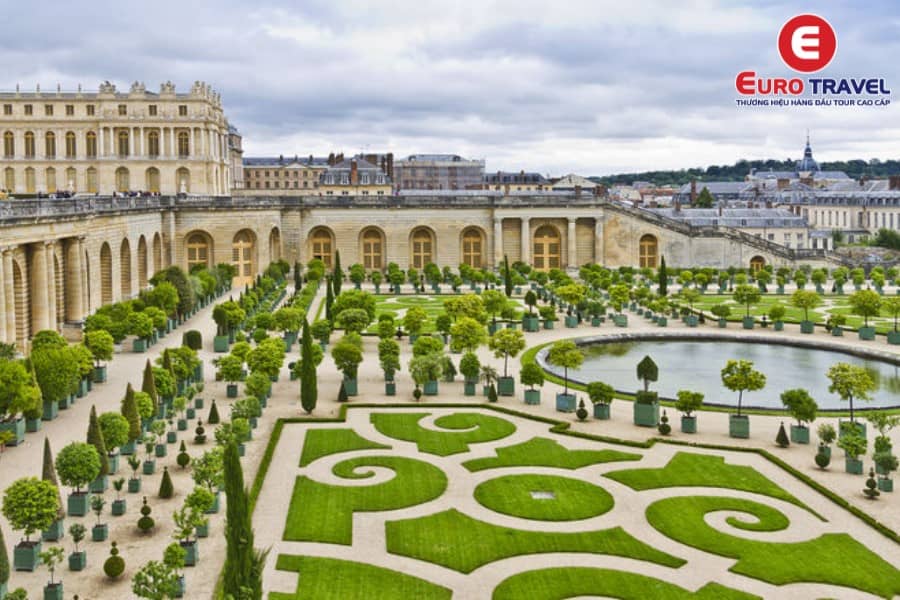 Du khách nên ghé thăm cung điện Versailles vào mùa hè - Eurotravel