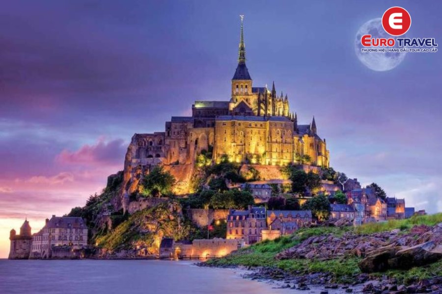Lâu đài Mont Saint Michel - Mỹ cảnh nhân gian nổi tiếng