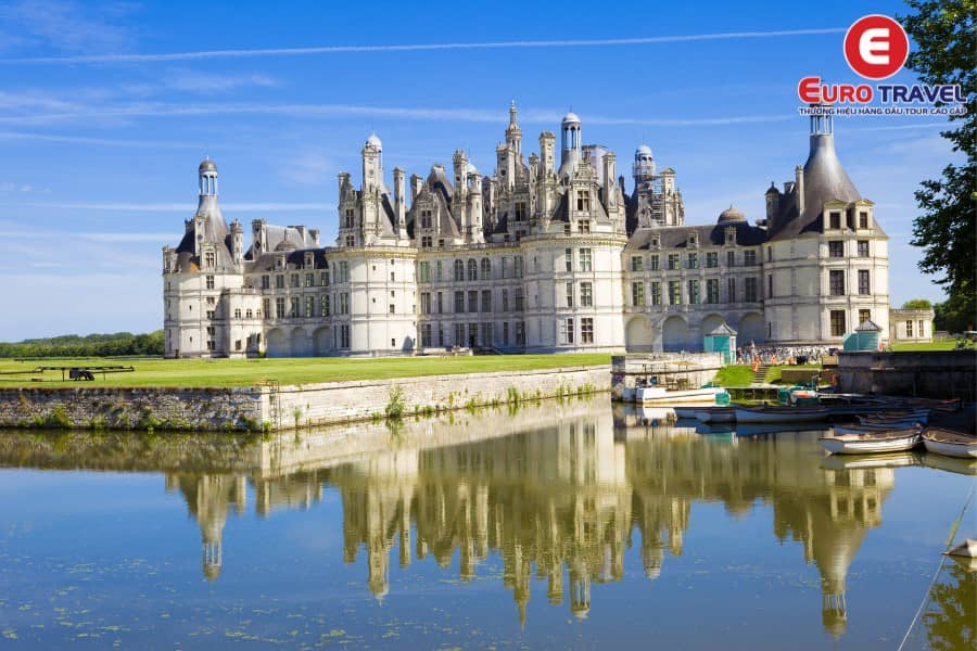 Lâu đài nguy nga và cổ kính Chambord