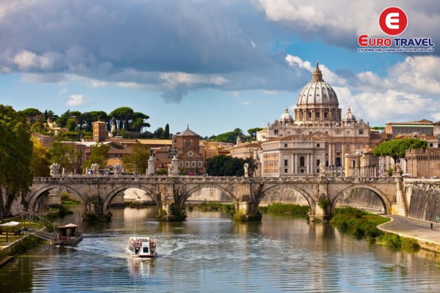 Quần thể khép kín cổ kính Vatican 