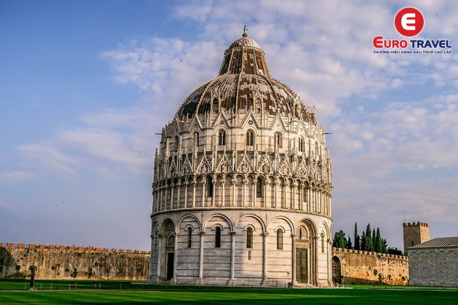 Baptistery of Pisa - Nhà rửa tội lớn nhất nước Ý