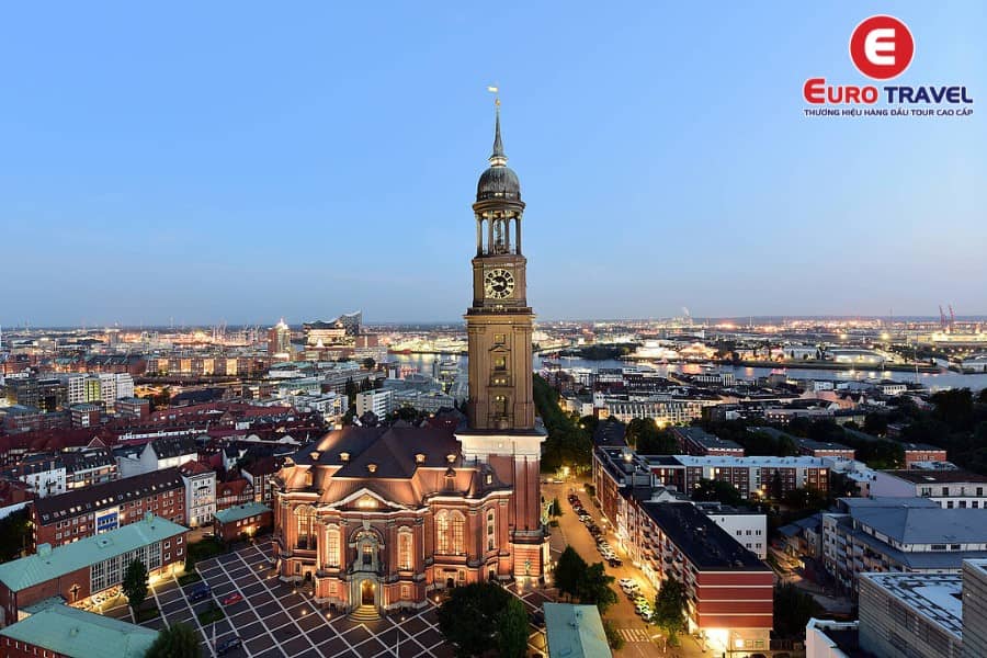 Nhà thờ St.Michael's Church - Nhà thờ duy nhất có tòa tháp cao tại Hamburg