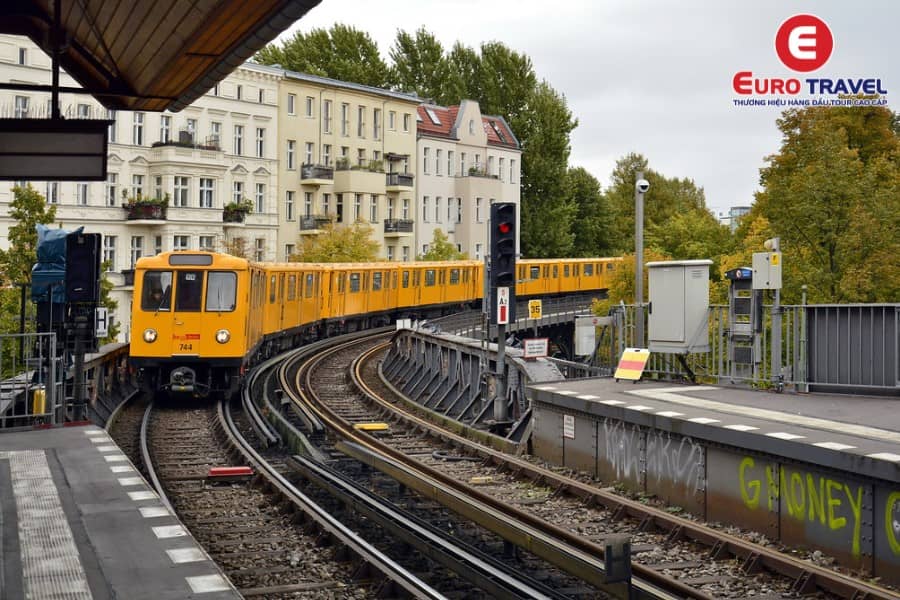 Hệ thống tàu điện U-Bahn tại thành phố Berlin.