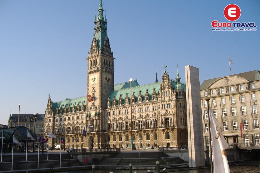 Kiến trúc cổ kính của Tòa thị chính Hamburg