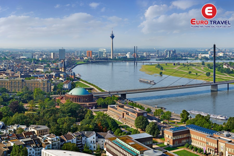 Düsseldorf - Thủ phủ của bang North Rhine-Westphalia