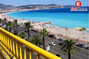 Dạo phố trên con đường ven biển Promenade des Anglais