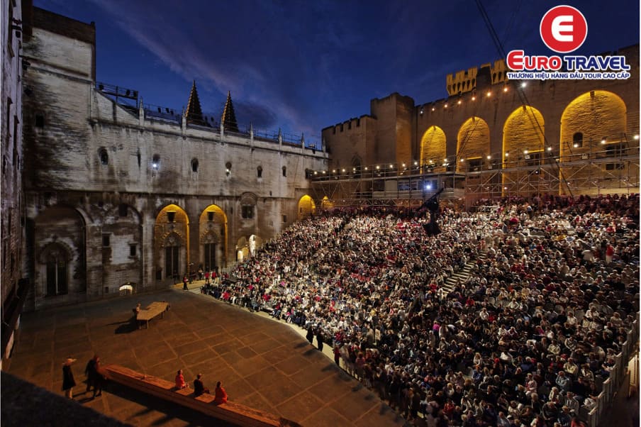 Festival nghệ thuật sân khấu quốc tế tại Avignon 