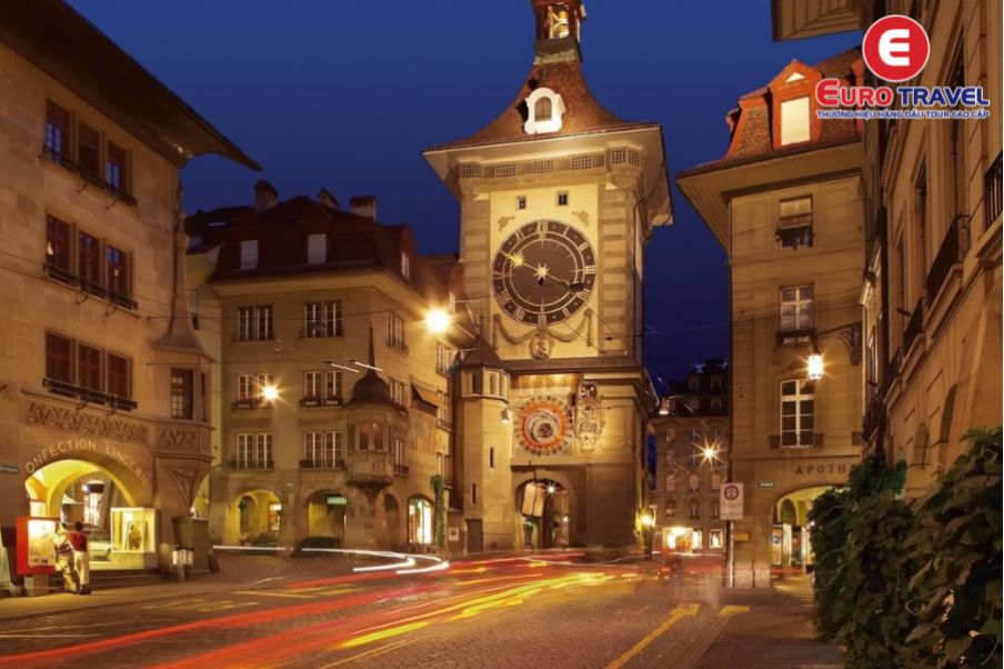 Tháp đồng hồ Zytglogge - Biểu tượng tự hào của người dân Thụy Sĩ