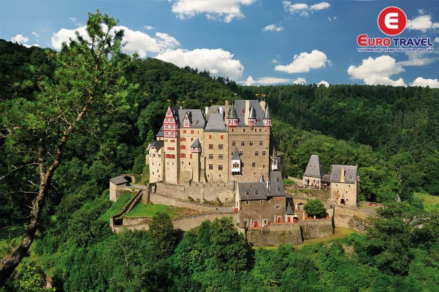 Wartburg - Tòa lâu đài cổ kính nhất nước Đức
