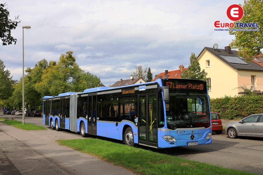 Xe bus là phương tiện thông dụng ở Munich