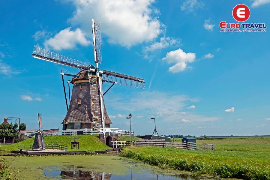 Cối xay gió là biểu tượng du lịch của Hà Lan