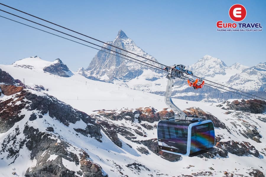 Di chuyển cáp treo lên đỉnh Matterhorn