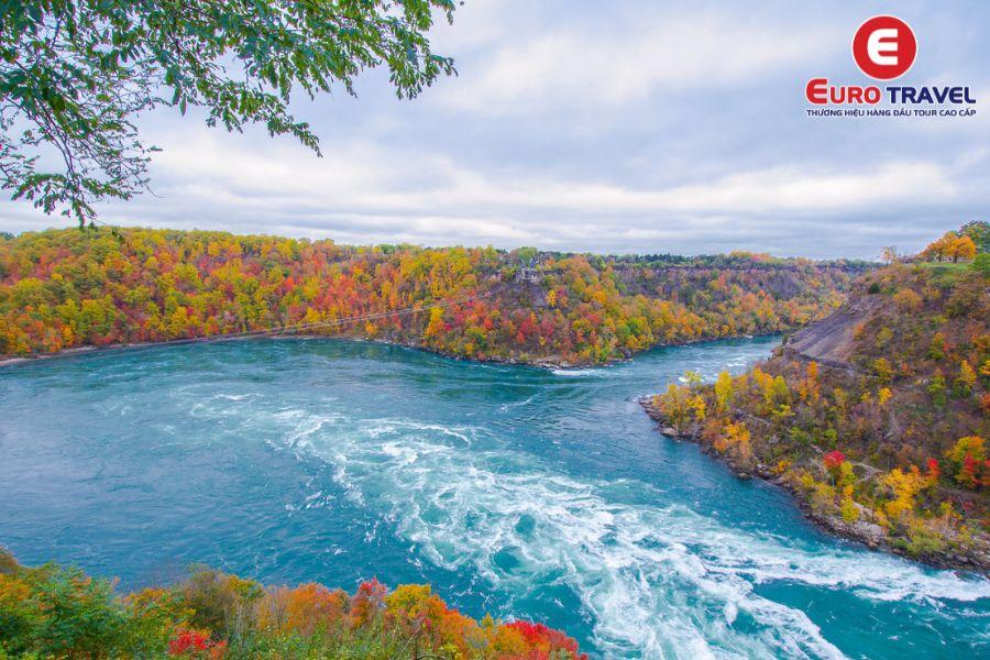 Khung cảnh thơ mộng của thác Niagara vào mùa thu