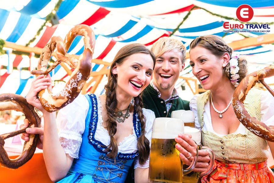 Lễ hội bia Oktoberfest là nét văn hóa đẹp của thành phố Munich
