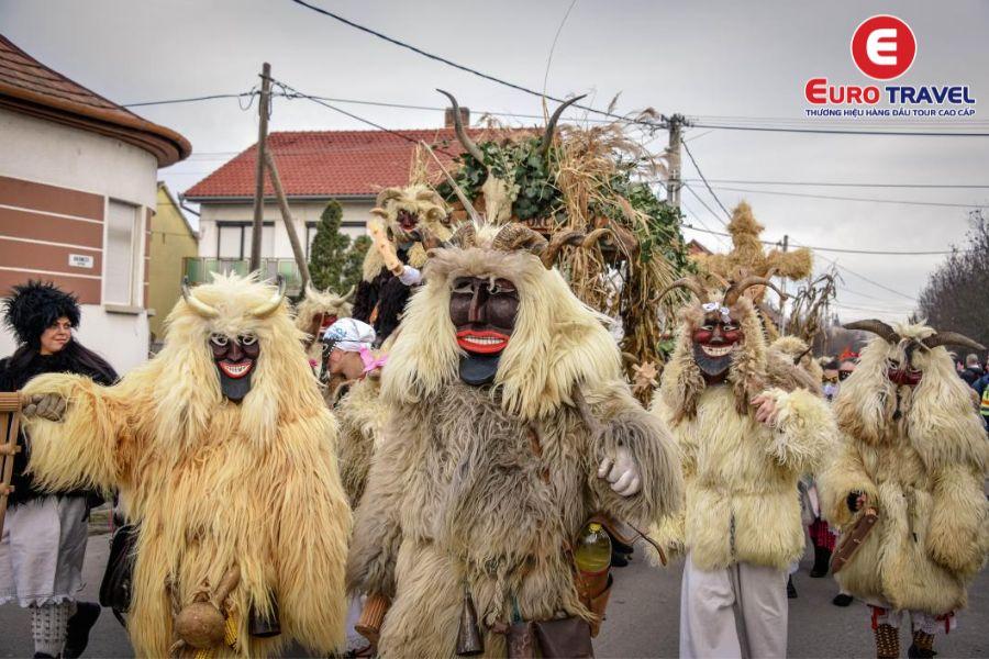 Lễ hội quái vật mùa đông tại Hungary