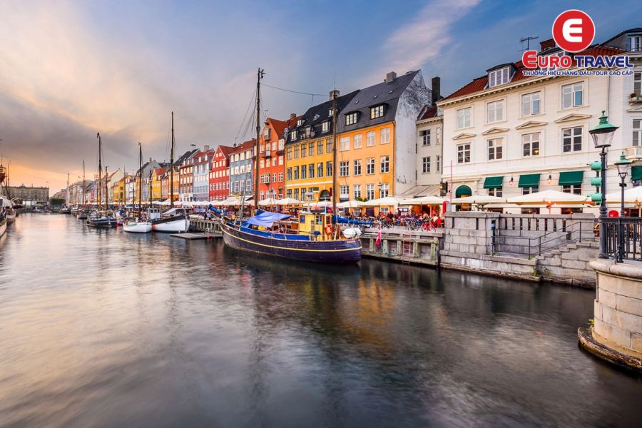 Thủ đô Copenhagen trầm mặc và yên ả