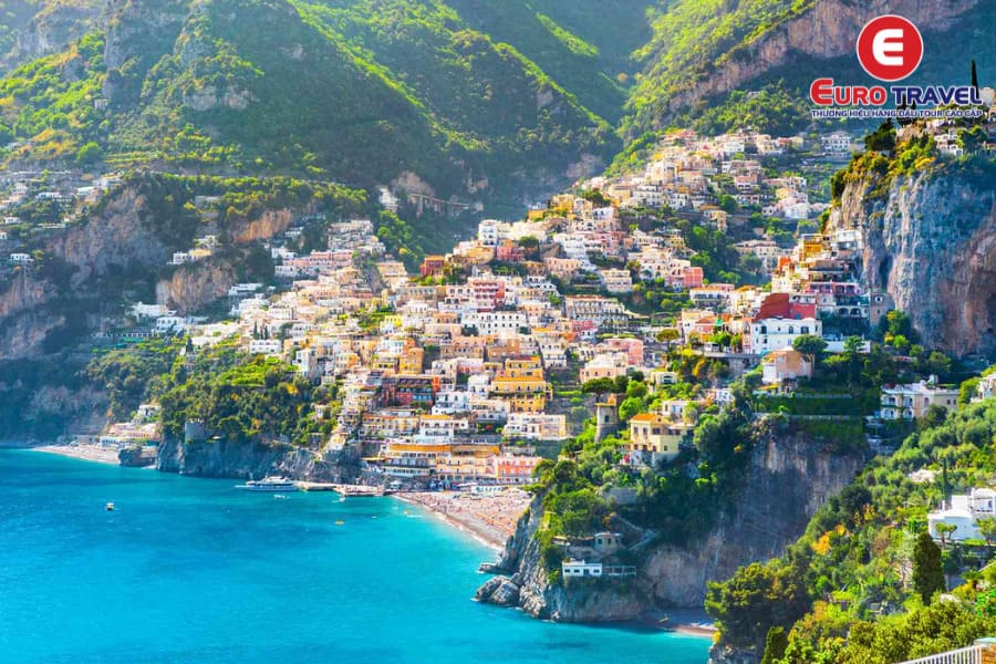 Vẻ đẹp đầy mê hoặc của bờ biển Amalfi