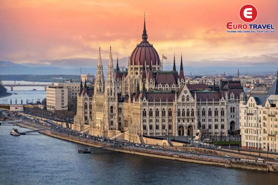 Sông Danube - Biểu tượng kiêu hãnh của người dân Budapest