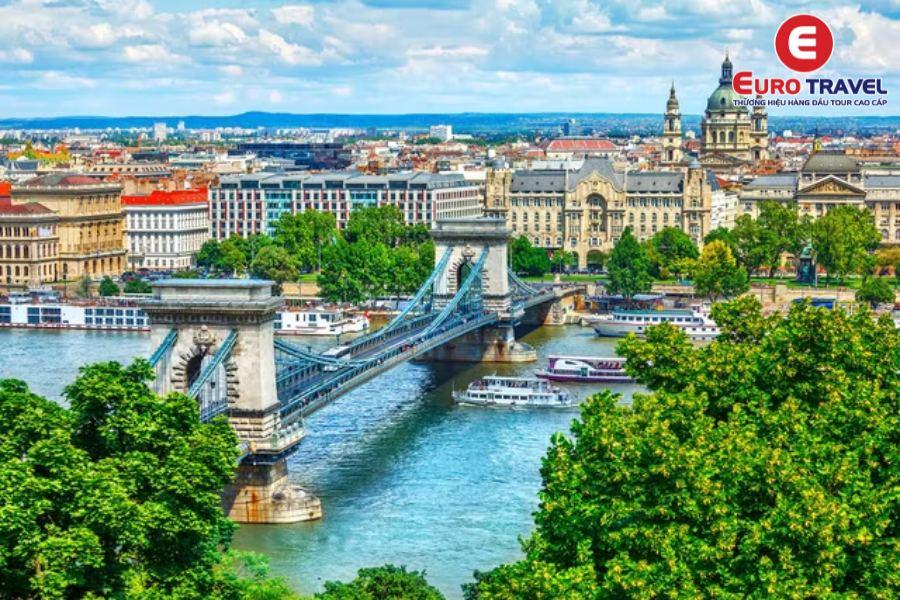 Sông Danube là viên ngọc xanh của thủ đô Budapest