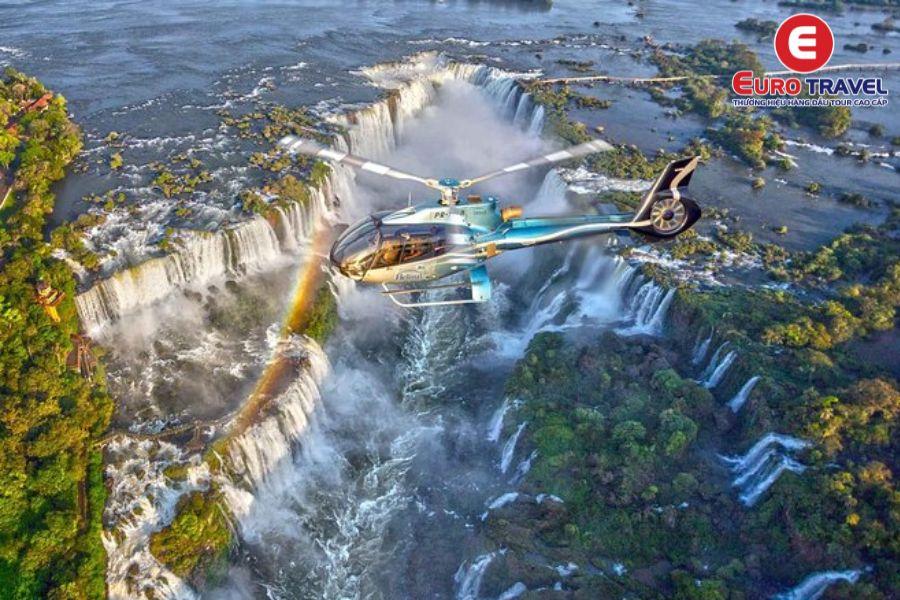 Thưởng ngoạn toàn cảnh thác Iguazu bằng phi cơ