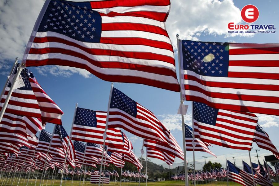 Quốc kỳ là biểu tượng vô cùng quan trọng với người dân Hoa Kỳ