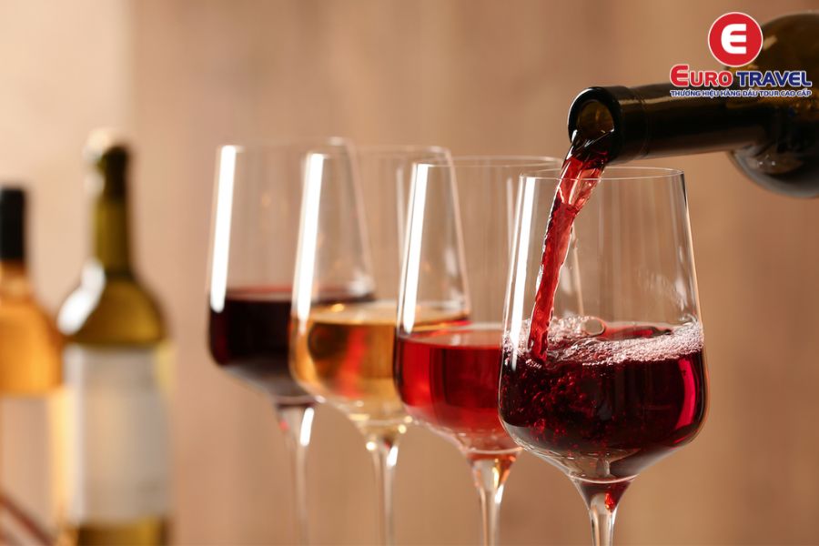 Rượu vang - Biểu tượng của ẩm thực Pháp