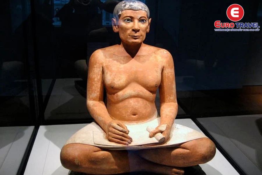 The Seated Scribe - Tác phẩm điêu khắc nổi tiếng của Ai Cập cổ đại