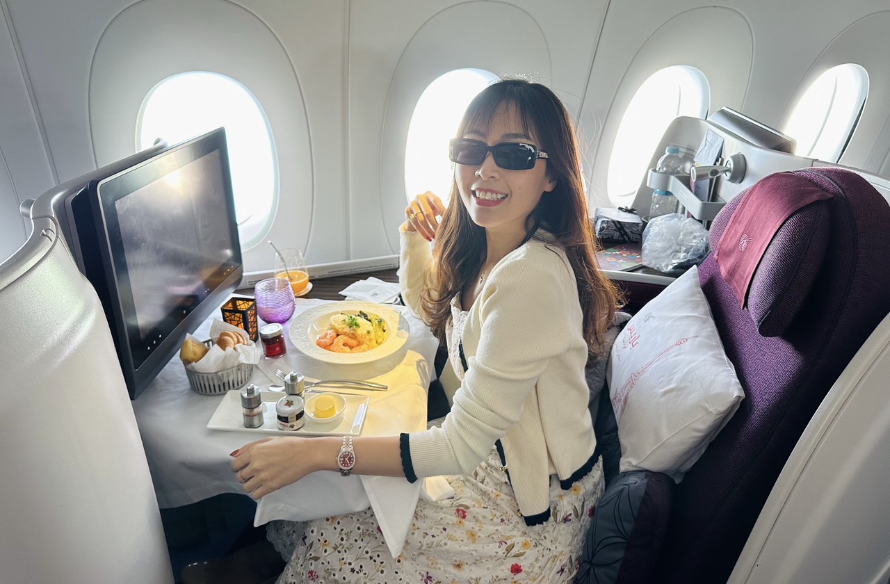 Đoàn khách Euro Travel trải nghiệm dịch vụ hàng không Qatar Airways 5 sao quốc tế.