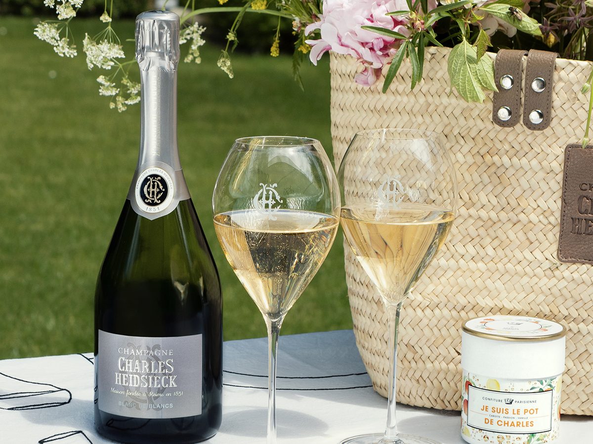 Blanc de Blancs là loại Champagne được làm hoàn toàn từ nho trắng