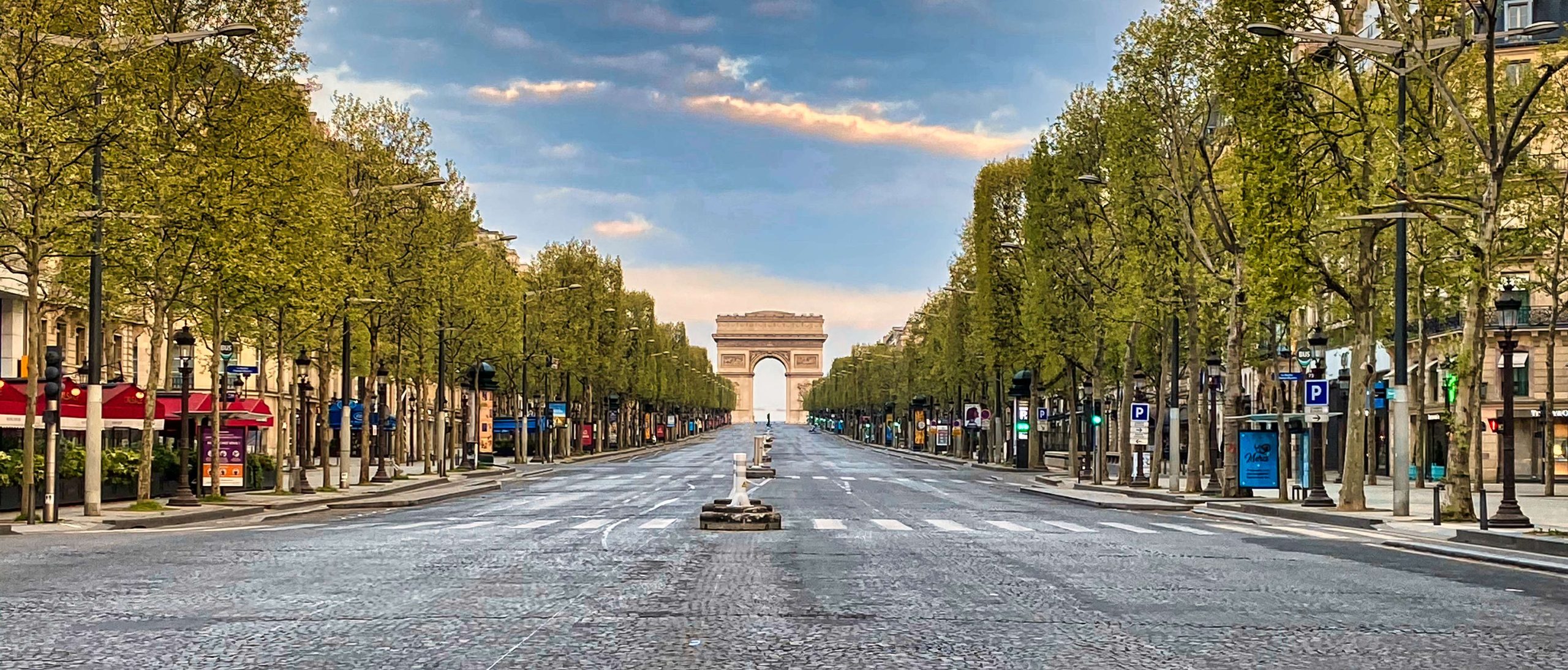 Du lịch mùa thu Paris trên đại lộ Champs Élysées - Con đường danh vọng lừng danh ở Paris