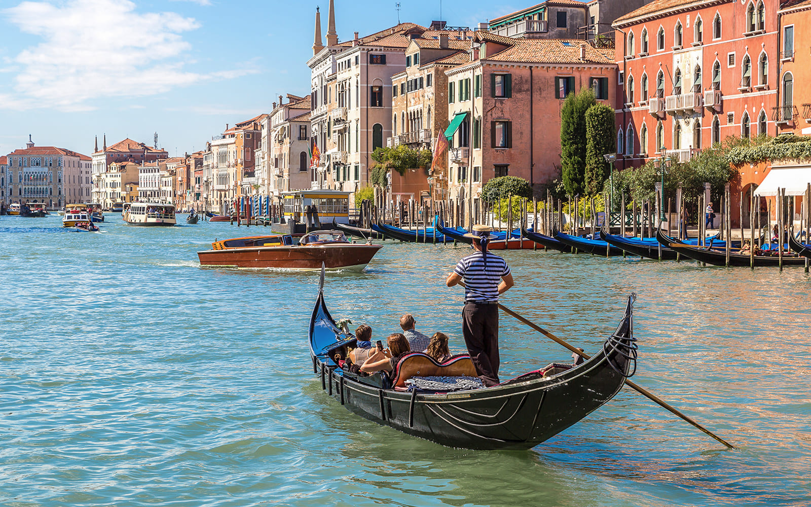 Đi thuyền Gondola tại Venice