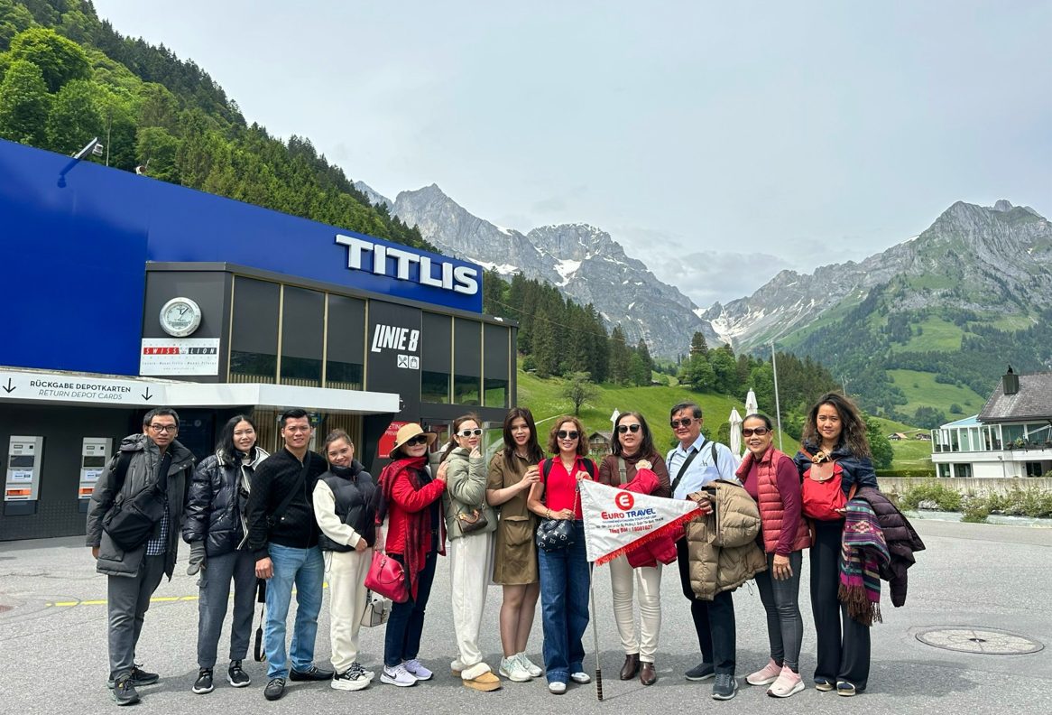 Du khách của EuroTravel tại núi Titlis