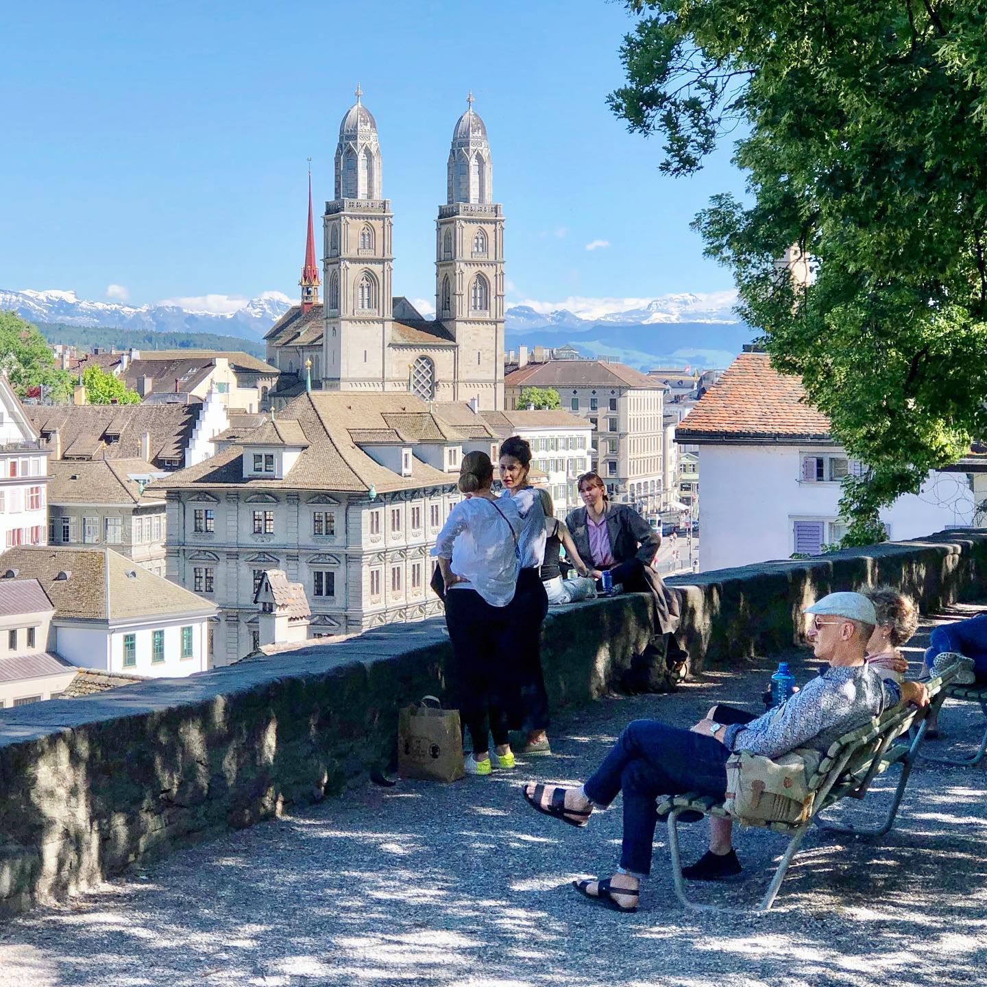 Đồi Lindenhof ở Zurich không chỉ nổi bật với giá trị lịch sử