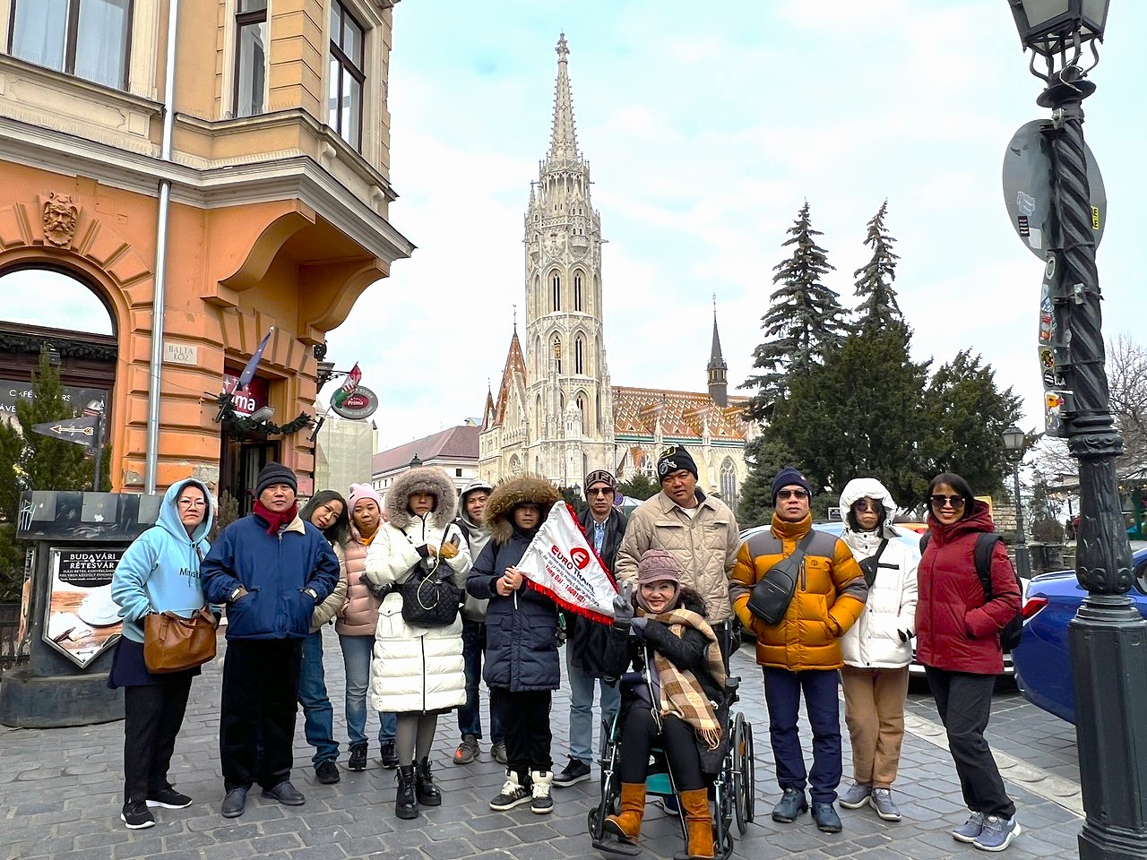 Đoàn khách nhà EuroTravel lạc bước giữa các thành phố Châu Âu tuyệt đẹp vào trời đông Giáng Sinh