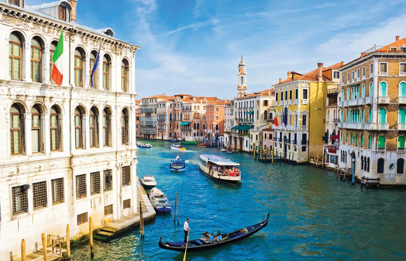 Lướt trên mặt nước dịu êm cùng ngắm thế giới thu nhỏ tại "thành phố kênh đào" Venice lãng mãn