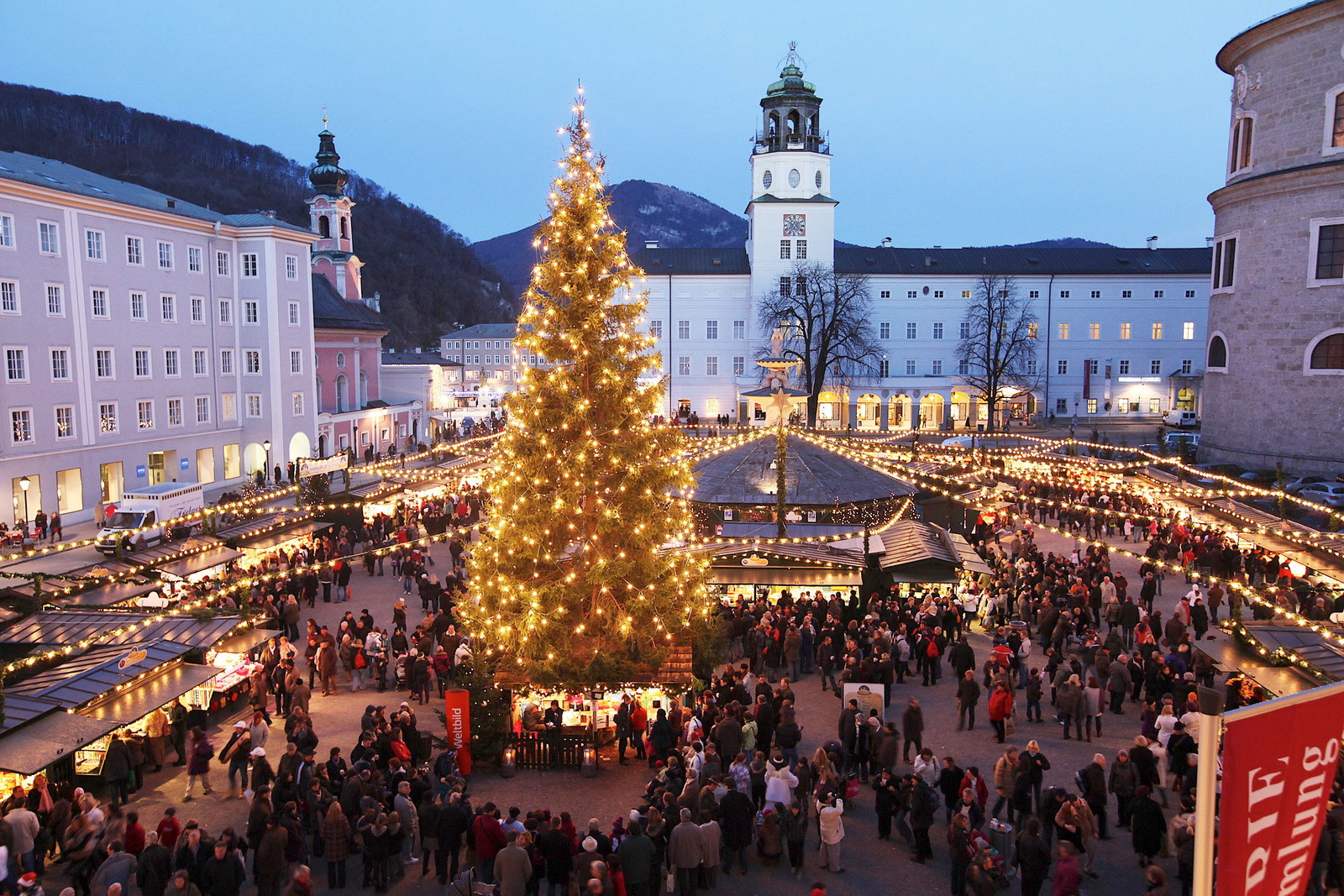 Hòa mình vào không khí Noel giữa khu chợ Giáng Sinh lung linh nhất tại Salzburg